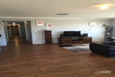 Property photo of 8 Nutmeg Place Wattle Grove WA 6107