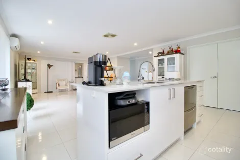 Property photo of 18 Indoon Way Baldivis WA 6171