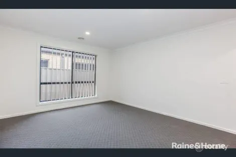 Property photo of 9 Yellow Robin Circuit Cranbourne East VIC 3977