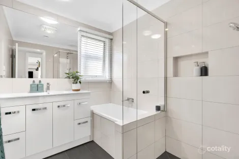 Property photo of 66 Hassett Crescent Keilor East VIC 3033