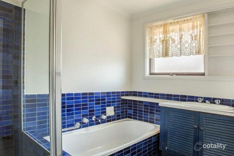 Property photo of 17 Milburn Place Craigieburn VIC 3064