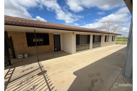 2 Bulluss Dr, Moree, NSW 2400