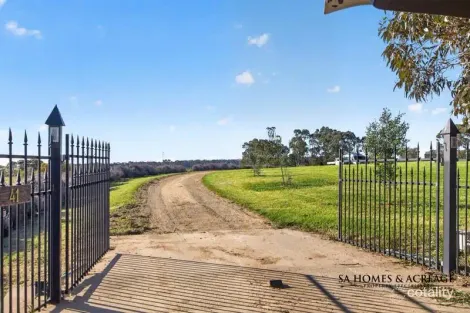 Property photo of 41-43 Rifle Range Road Greenwith SA 5125