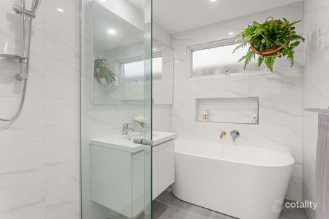 Property photo of 18 Hazeldine Road Glen Iris VIC 3146