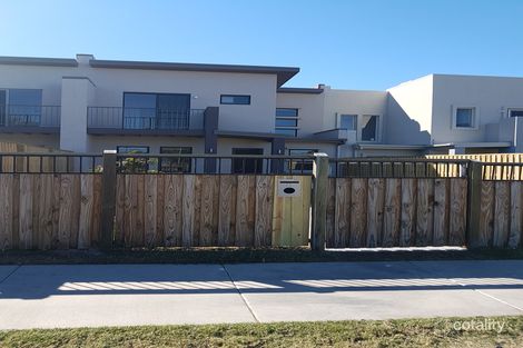 8 Napier Cct, Silkstone, QLD 4304
