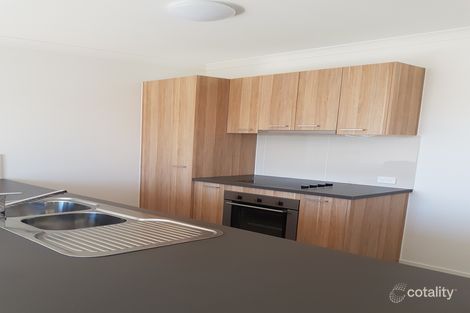 Property photo of 8 Napier Circuit Silkstone QLD 4304