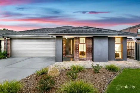 13 Caversham Dr, Pakenham, VIC 3810