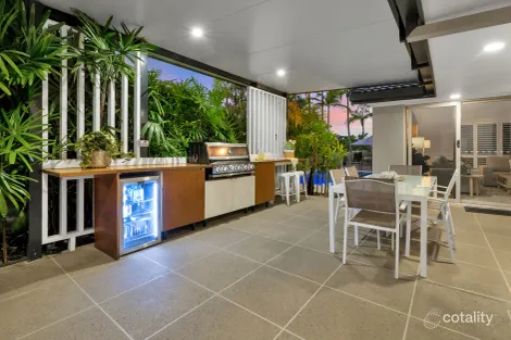 8 Bon Aire Ct, Clear Island Waters, QLD 4226