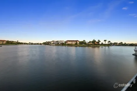 Property photo of 24 Calmwater Crescent Helensvale QLD 4212