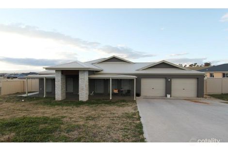 17 Coolabah Cl, Kelso, NSW 2795