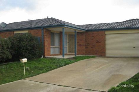 25 Nyarrin Pl, Cranbourne West, VIC 3977