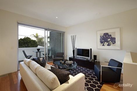 Property photo of 14 Kent Court Toorak VIC 3142