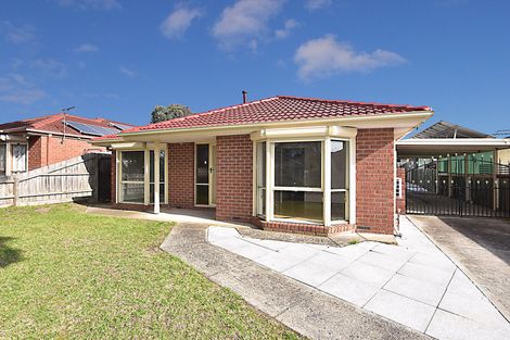 Property photo of 10 Mollisons Hill Hampton Park VIC 3976