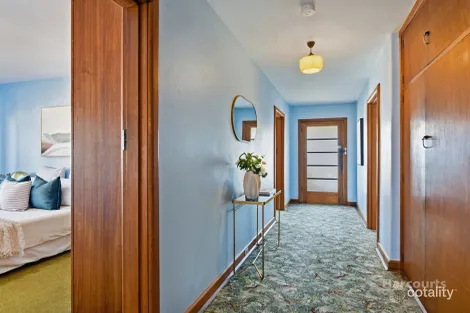 Property photo of 23 Beach Road Lindisfarne TAS 7015