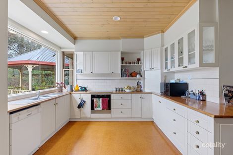Property photo of 2 Noel Place Spring Gully VIC 3550
