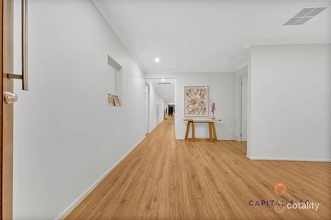 Property photo of 4 Ailsworth Way Mickleham VIC 3064