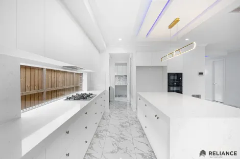 Property photo of 12 Adelaide Circuit Donnybrook VIC 3064