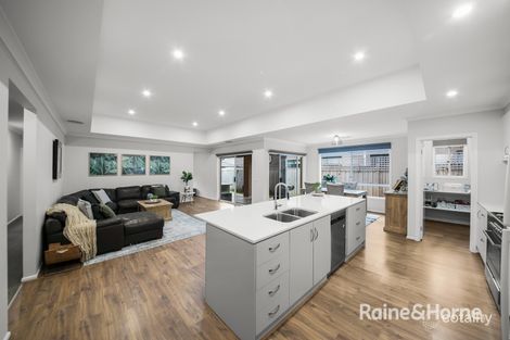 Property photo of 7 Forton Crescent Cranbourne West VIC 3977