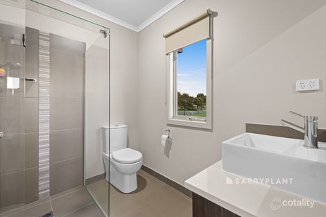 Property photo of 7 Gwen Meredith Drive Bunyip VIC 3815