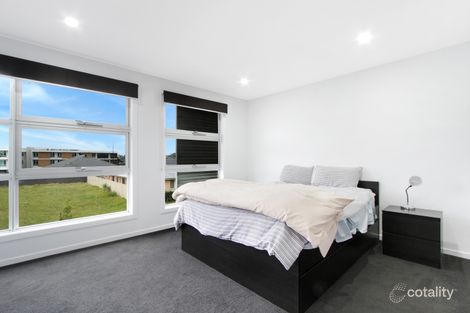 Property photo of 22 Sloop Avenue Shell Cove NSW 2529