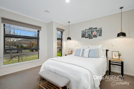 Property photo of 11 Shield Road Point Cook VIC 3030