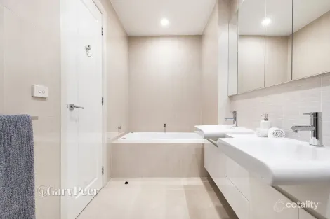 Property photo of 386 Glen Eira Road Caulfield VIC 3162