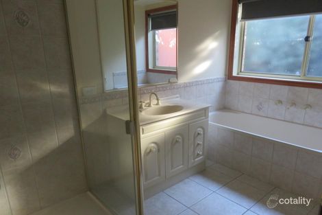 28 Waradgery Dr, Rowville, VIC 3178