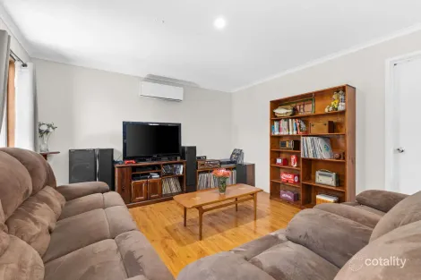 Property photo of 9 Stringer Road Toongabbie VIC 3856