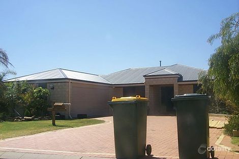 32 Paradise Cct, Halls Head, WA 6210