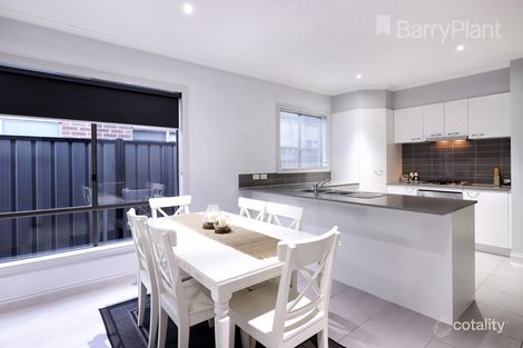 Property photo of 22 Rockwall Drive Craigieburn VIC 3064
