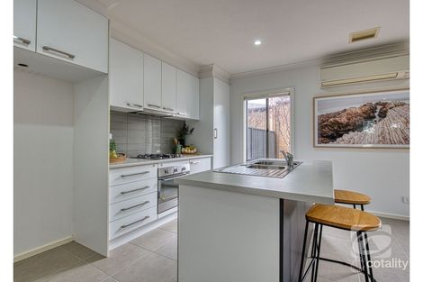 Property photo of 21 Atlantic Drive Pakenham VIC 3810