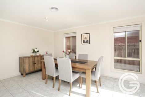 Property photo of 31 Pace Circuit South Morang VIC 3752