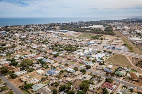 254 First St, Wonthella, WA 6530