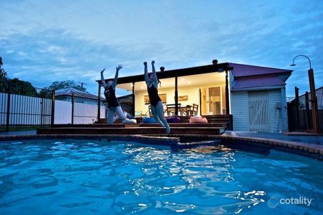 3 Gledson St, North Booval, QLD 4304