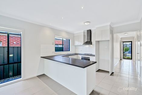 Property photo of 11 Abrus Circuit Cranbourne North VIC 3977