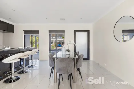 Property photo of 24 Amaryn Court Springvale VIC 3171