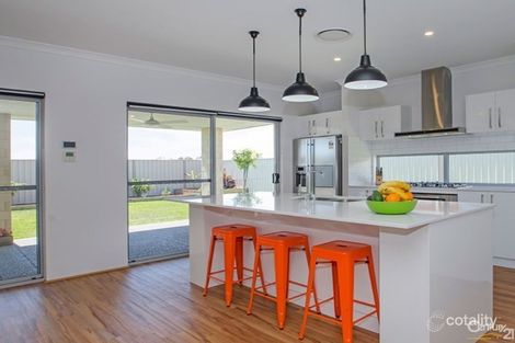 Property photo of 20 Ammolite Way Australind WA 6233