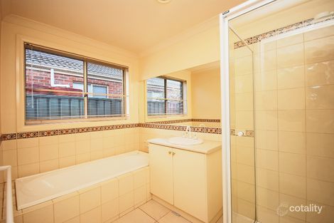 Property photo of 46 St Andrews Place Lake Gardens VIC 3355