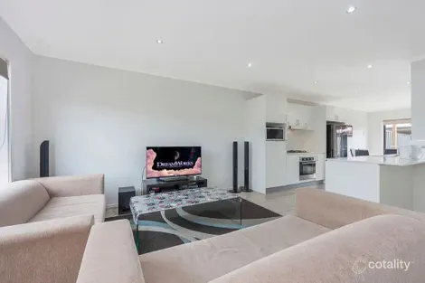 Property photo of 56 Baronial Way Craigieburn VIC 3064