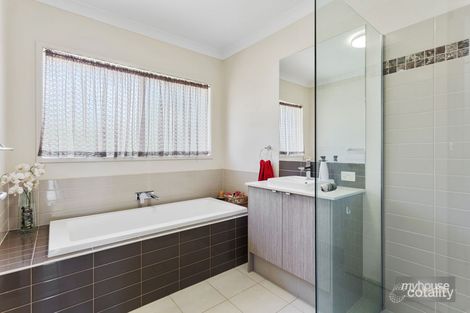 Property photo of 11 Kalimna Drive Highfields QLD 4352