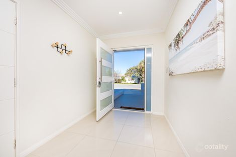 Property photo of 8 Abalone Place Burns Beach WA 6028