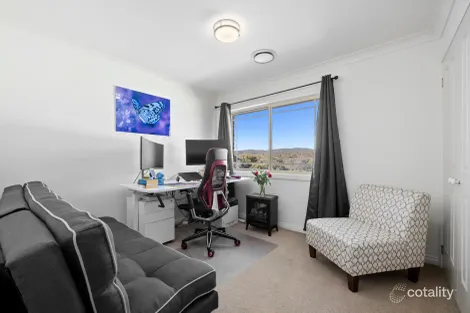 Property photo of 8 Binaburra Place Karabar NSW 2620