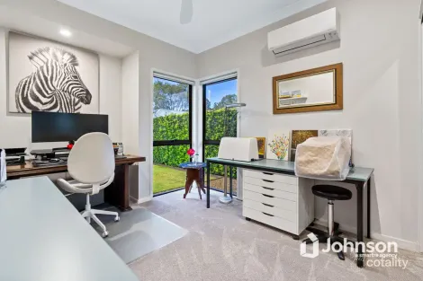 Property photo of 32 Mossvale Drive Wakerley QLD 4154