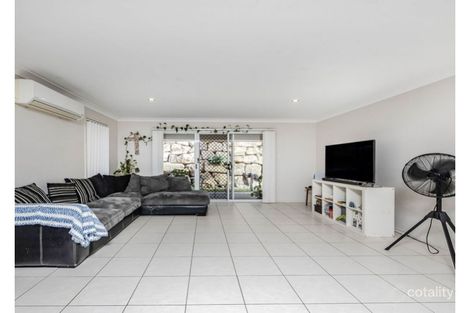 Property photo of 10 Hillsborough Place Pimpama QLD 4209