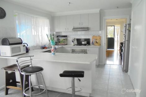 Property photo of 9 The Creek Approach Craigieburn VIC 3064