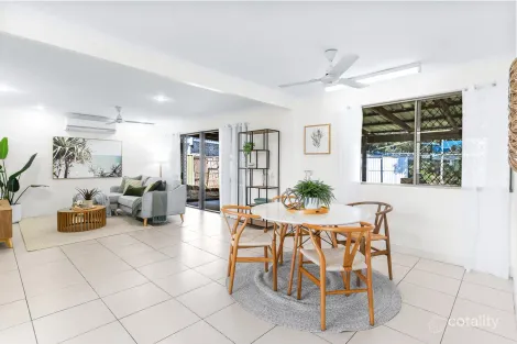 8 GREENFIELD CL, MOOROOBOOL, QLD 4870