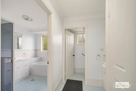 Property photo of 1 Clarke Close Wingham NSW 2429