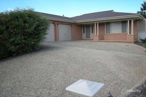 32 Doulton Dr, West Albury, NSW 2640