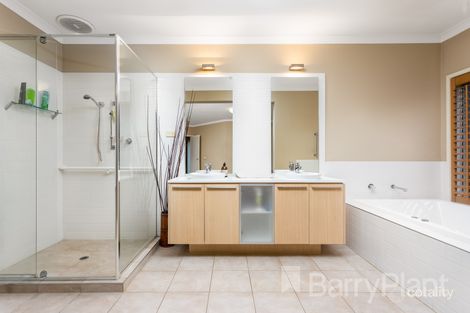 Property photo of 17 Rowland Drive Point Cook VIC 3030