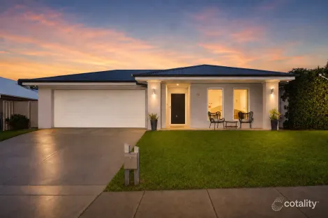 12 Flack Cres, Boorooma, NSW 2650